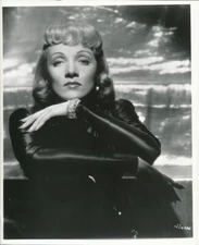 MARLENE DIETRICH Stunning 1941 Warner Bros. Studio GLAMOUR Portrait Photo