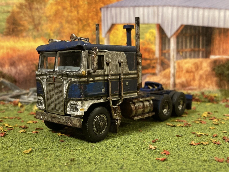 Литой ржавый выветренный полутрактор грузовик сарай Kenworth K100 1:64 DCP KW - Изображение 2 из 4