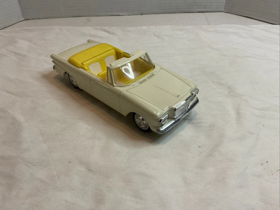 1962 Studebaker Lark Two-Door Convertible, Dealer Promo Model Car 1/24 - Image 2 of 4