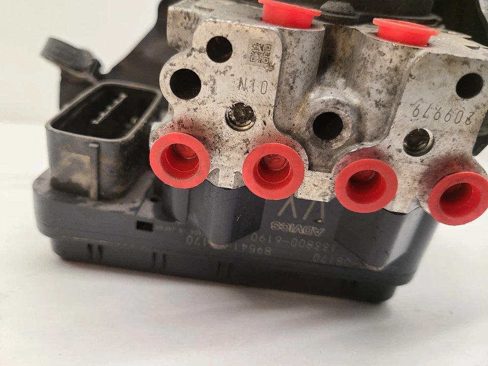 2011 TOYOTA SIENNA Anti-Lock Brake Part Actuator And Pump Assembly FWD 440500820 Foto 2 de 4