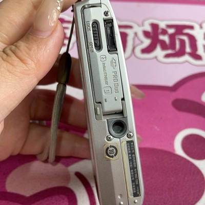 【美品】SONY Cyber-shot DSC-T20 デジタルカメラ　シルバー Amazon.com : Sony Cybershot DSC-T20 8.1MP Digital Camera with 3x