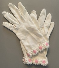 Vintage Fownes Enchante Antron White Gloves Pink Daisies Wedding Prom Ladies S/B