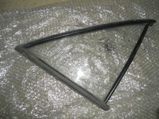 Mercedes Benz W126 Türscheibe Dreiecksfenster hinten Rechts Mercedes Benz W126 Türscheibe Dreiecksfenster hinten Rechts