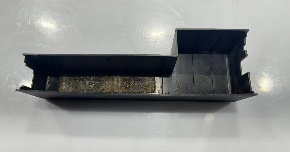 Cubierta de tapa de caja de fusibles Pontiac Sunfire/Chevy Cavalier 2000-2005 P/N 15401742 OEM Foto 4 de 4