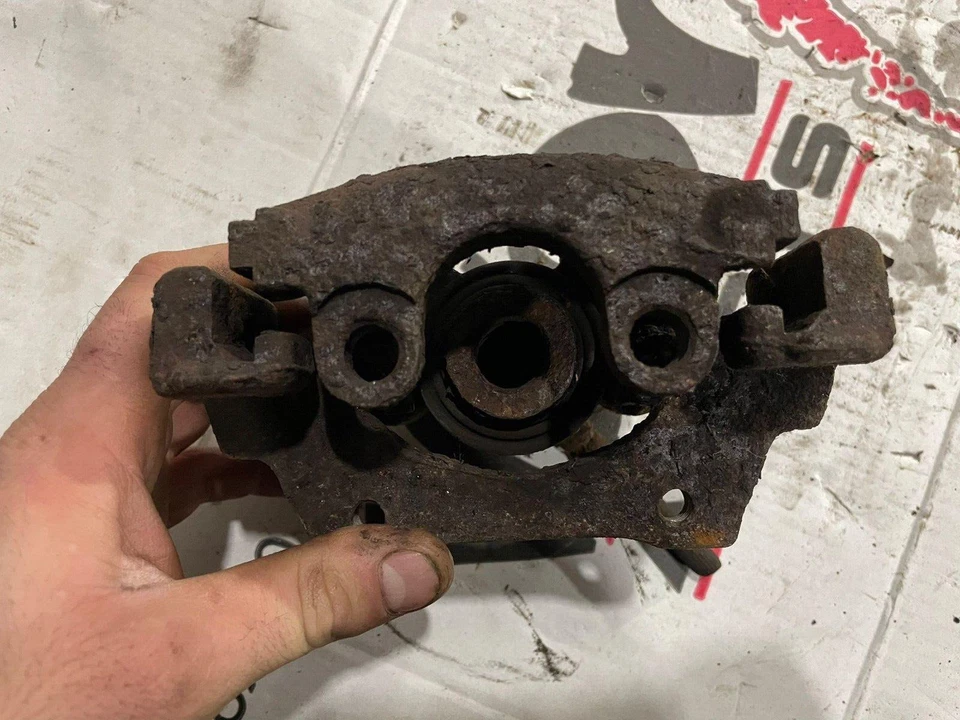 2003 ROVER 75 ЗАДНИЙ ЛЕВЫЙ ТОРМОЗ СУППОРТ C304 - Изображение 4 из 4