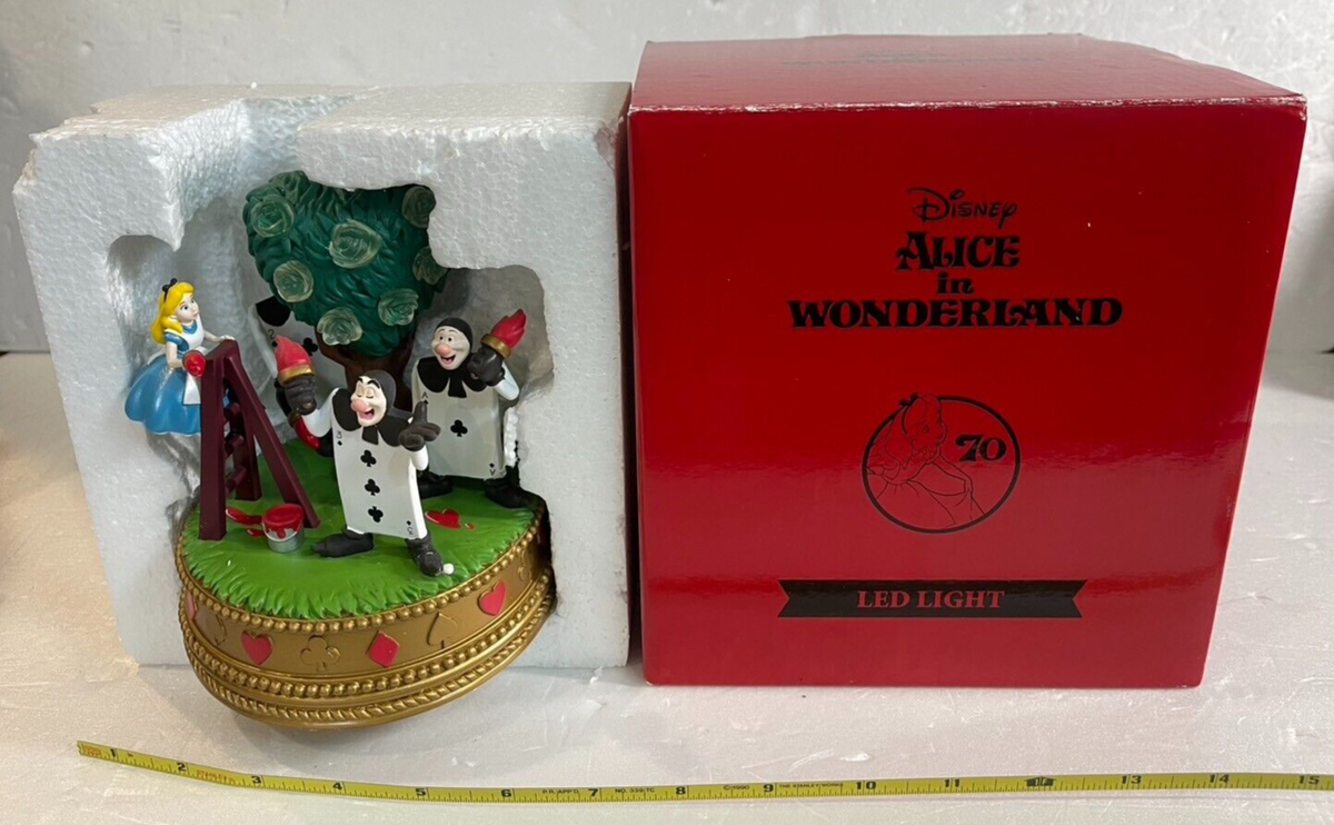 Disney Store Japan Alice & Trump Soldier LED Light Alice in