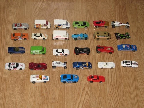 LARGE LOT 27 CARS TRUCK HOT WHEELS MATCHBOX YATMING LESNEY PLAYART VINTAGE & NEW