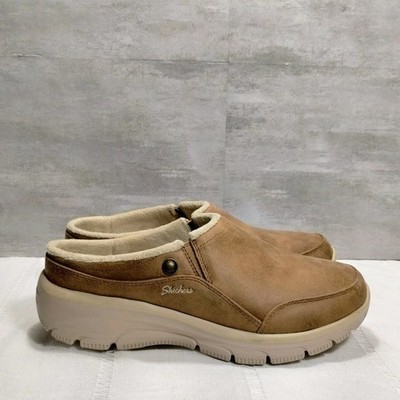 Skechers Relaxed Fit Easy Going Latte Tan Suede Clogs Mules Womens 8.5 Faux Fur