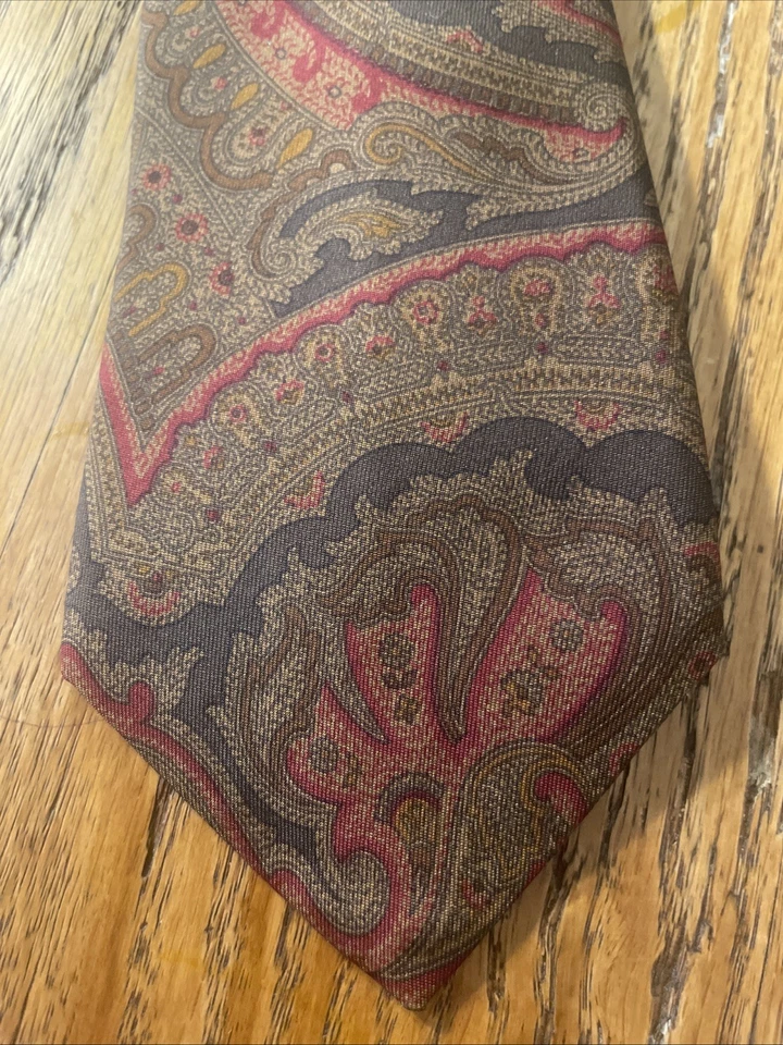 Corbata vintage usada en excelente estado Liberty Of London CRISP antigua loca seda cachemira Reino Unido Inglaterra Foto 3 de 4