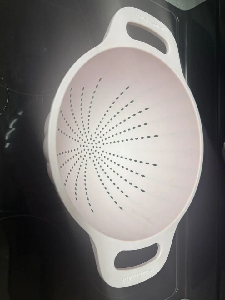 KitchenAid 5 QT Pink Colander - Pastel Pink Strainer - Vintage Kitchen Tool - Image 3 of 4