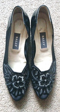 Vtg BALLY Slip On Black 6M Patent Leather Mesh 1" Heel Flat Shoes Flower Leaf
