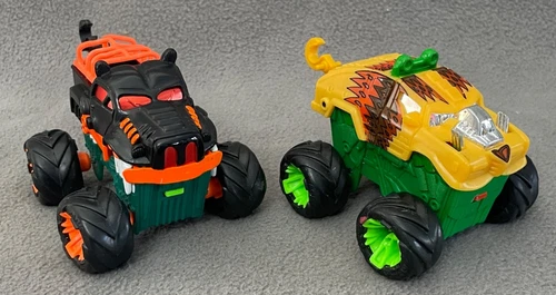 2 VTG Mattel Hotwheels Attack Pack Monster Trucks 1992