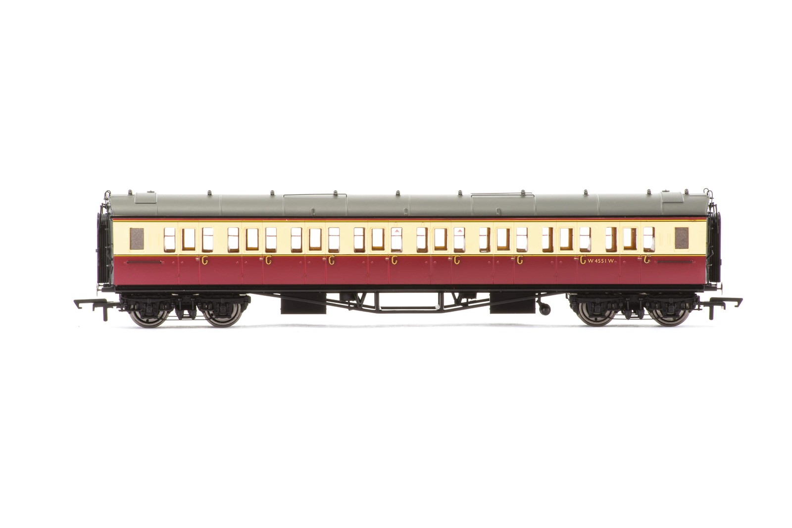 Hornby R40476 OO Gauge BR Collet Coaches Corridor Third 4551