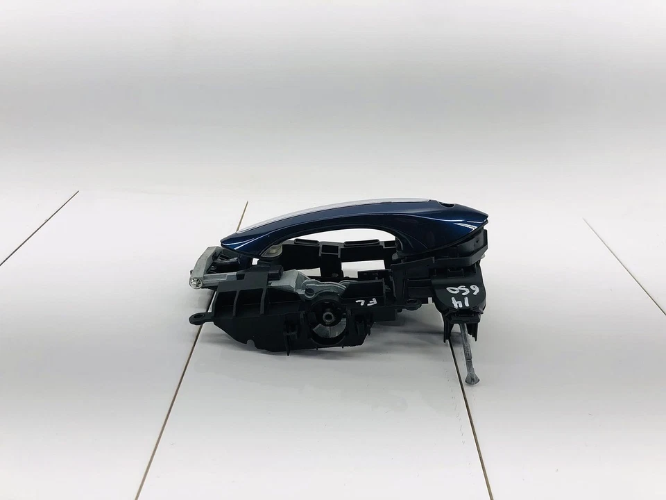 12-18 BMW 650I XDRIVE LEFT SIDE EXTERIOR DOOR HANDLE TIEFSEEBLAU METALLIC OEM - Image 2 of 4