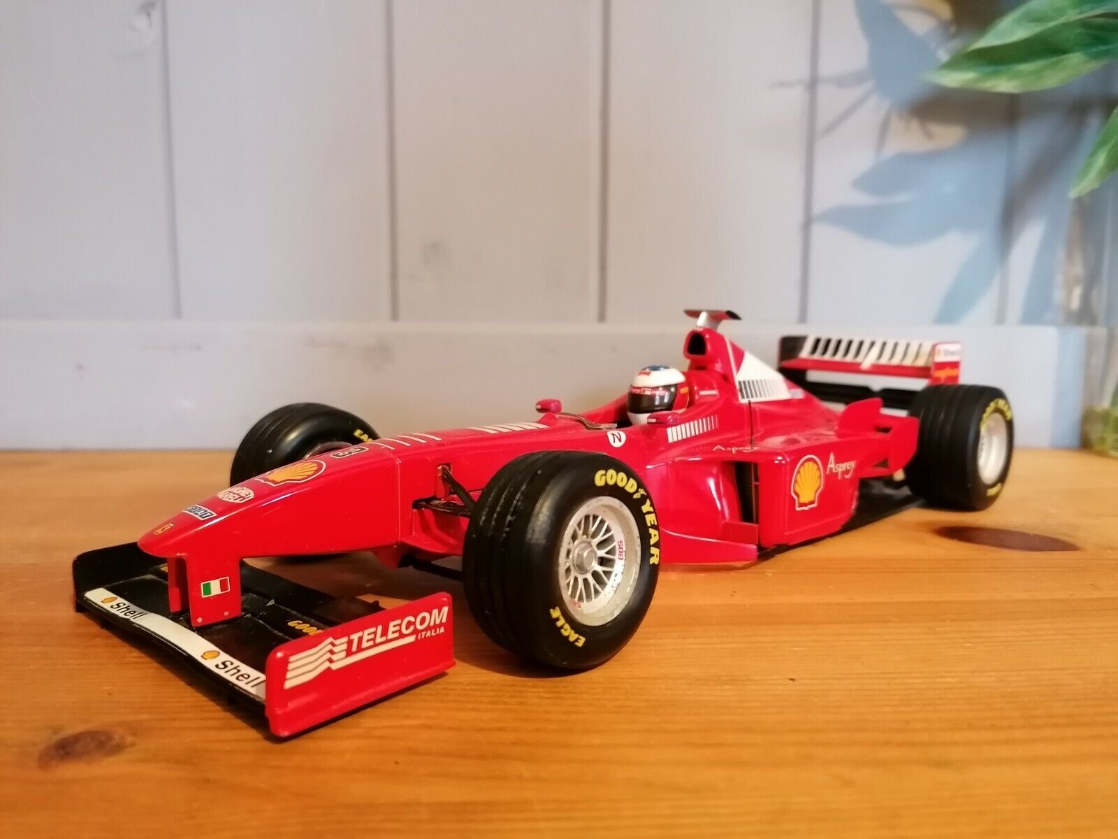 Michael Schumacher Finally resale start Ferrari F300 1998 F1 model scale car 1:18 by Las Vegas Mall