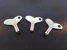 Novelty Pendulette Clock Key set of 3