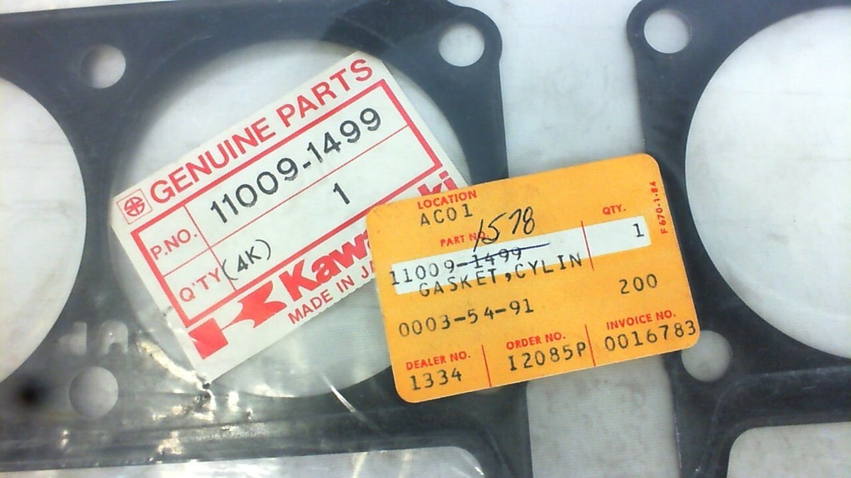 GENUINE KAWASAKI 11009-1499 NOS Cylinder Base Gasket GPZ600 ZL600