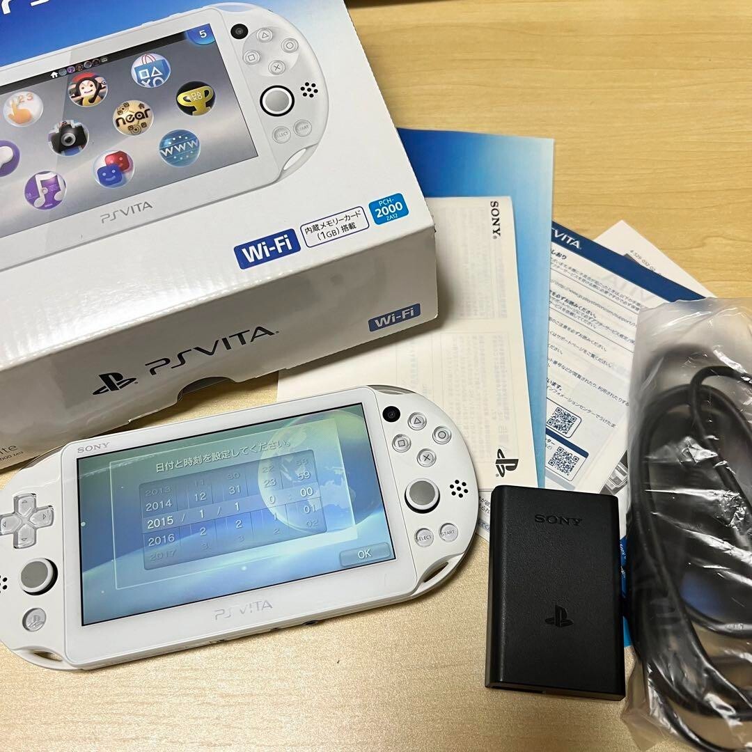 25】PS Vita PCH-2000 本体 ソフトセット|PS Vita 25】PS Vita PCH-2000 本体 ソフトセット|PS Vita