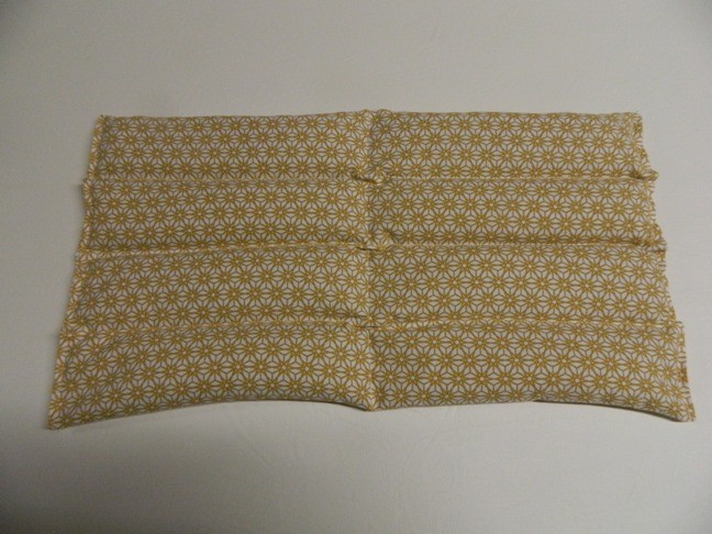Bouillotte micro-onde coussin lombaire en graines de lin bio jaune ocre