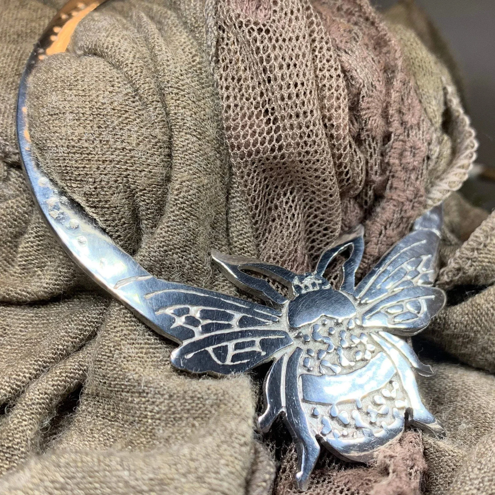 Bee Scarf Ring Insect Ladies Scarf Slide Holder Nature Lover Gift PEWTER