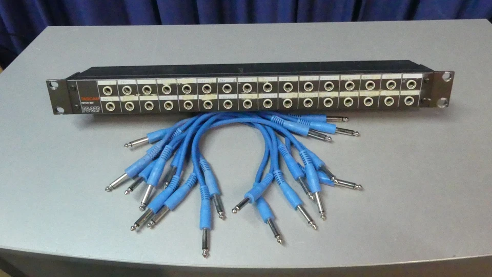 TASCAM Patch Bay PB-32 P + 10 Patchkabel aus Studioauflösung
