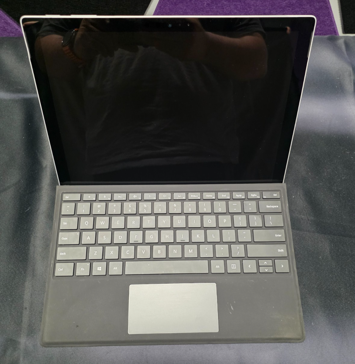 ★ Surface Pro 5 /Core i5 / 8GB / 256GB Microsoft Surface Pro 5 256GB i5 8GB RAM – Fully Working – Good