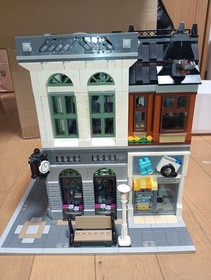 LEGO 10251 Brick Bank Building Only Junk