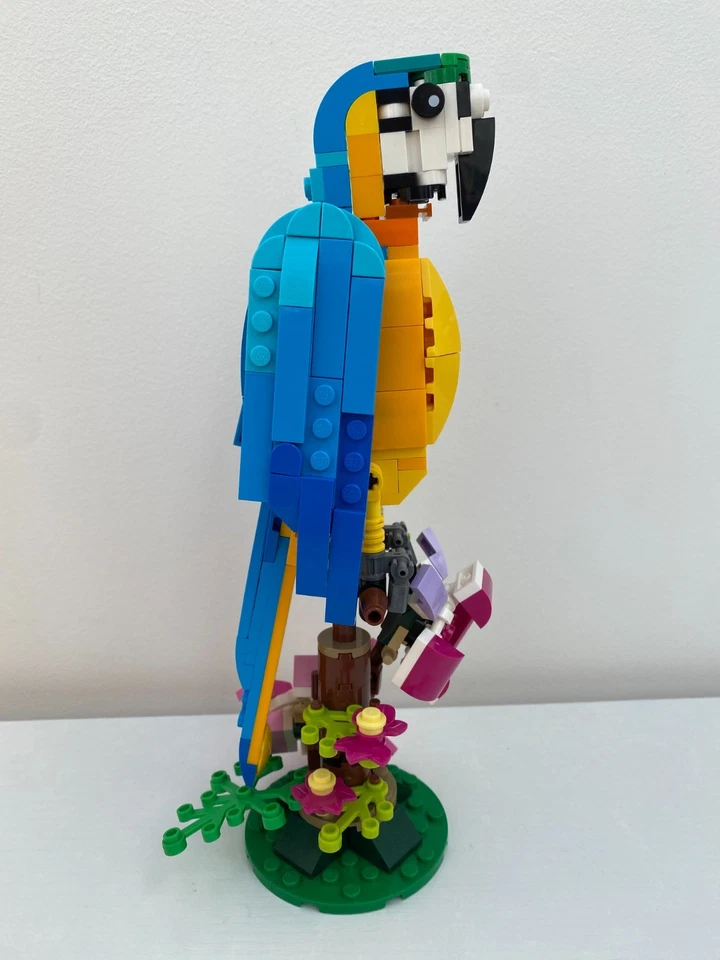 LEGO Creator 31136 Exotic Parrot, photo 3 of 5