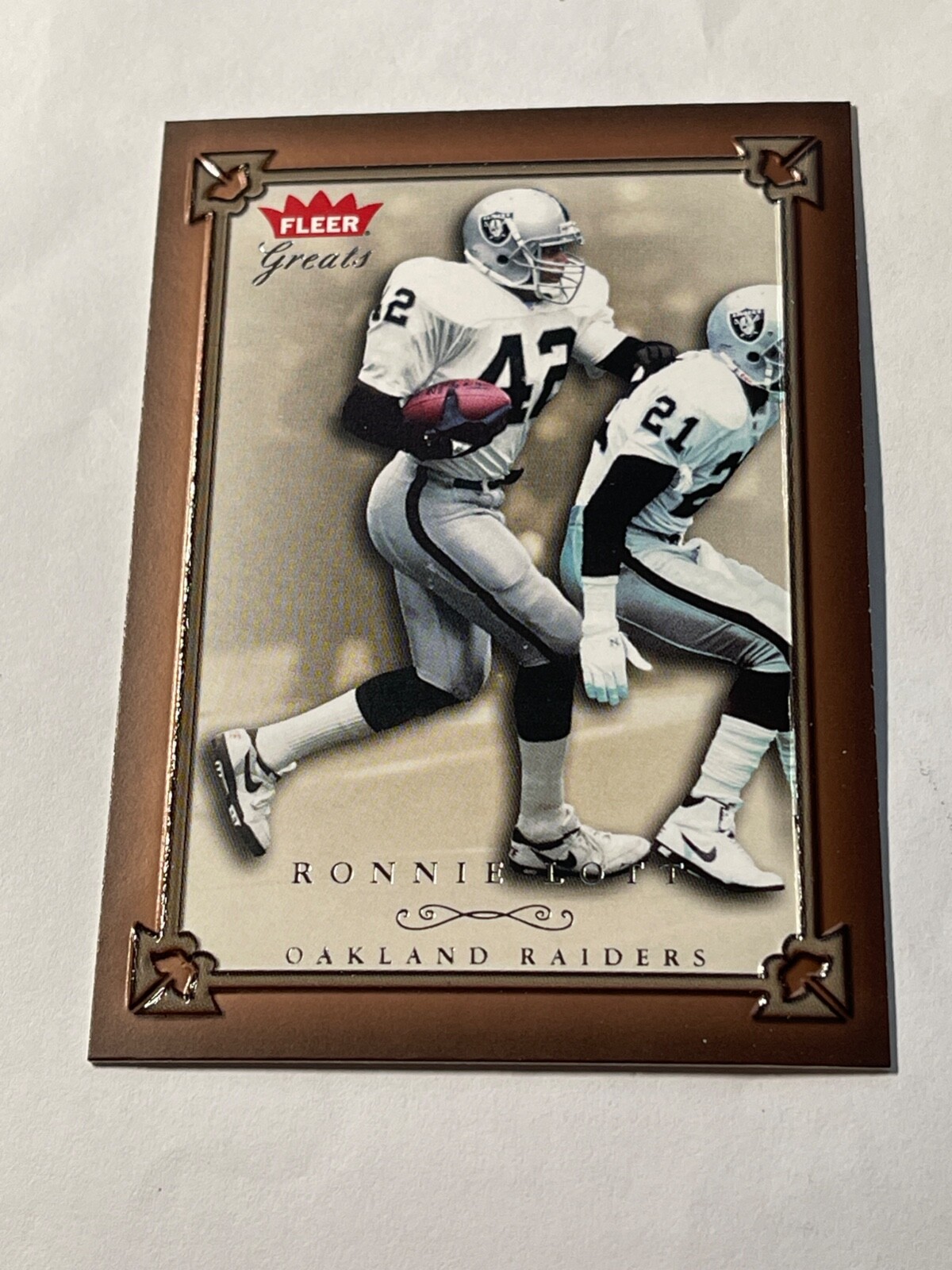 2004 Fleer Greats of the Game Ronnie Lott #33