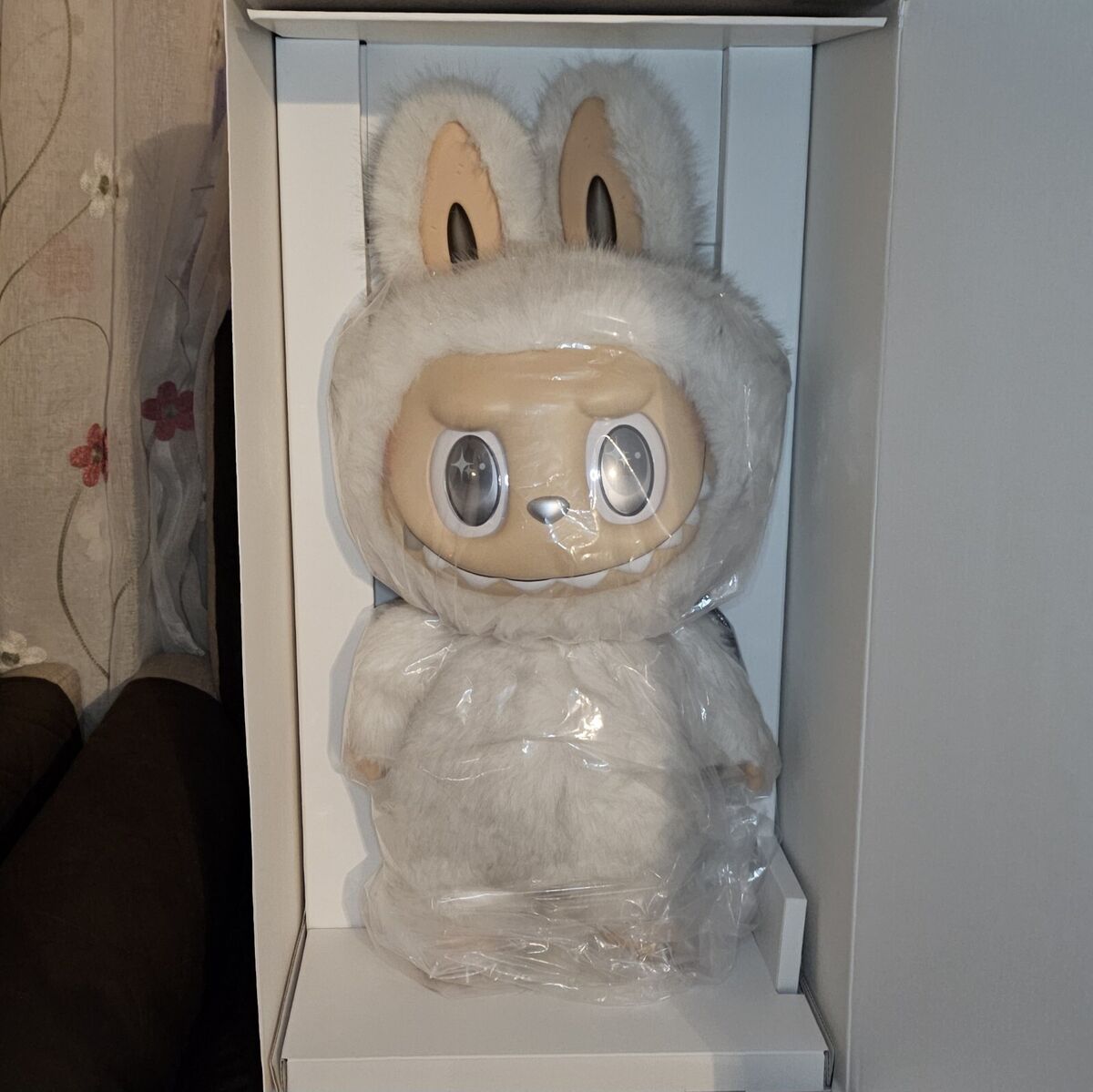 POP MART THE MONSTERS - ANGEL IN CLOUDS Vinyl Face Doll POP MART THE MONSTERS - ANGEL IN CLOUDS Vinyl Face Doll