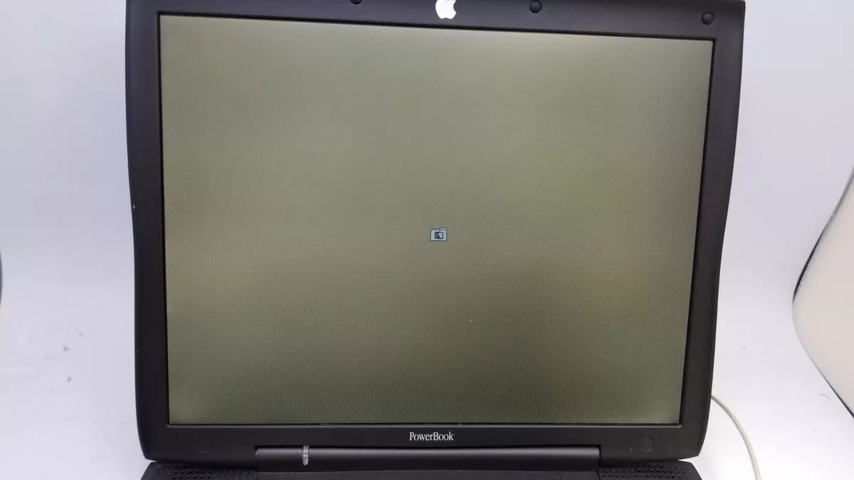Apple Macintosh G3 PowerBook Pismo M7630LL/A M7572 @400MHz 192MB RAM NO HD