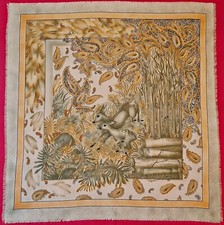 SCARF VINTAGE AUTHENTIC PAISLEY ANIMAL ART WHITE GRAY YELLOW 35" SQUARE