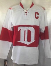 Steve Yzerman Detroit Red Wings White & Red "1926-1927 Throwback" CCM NHL Jersey