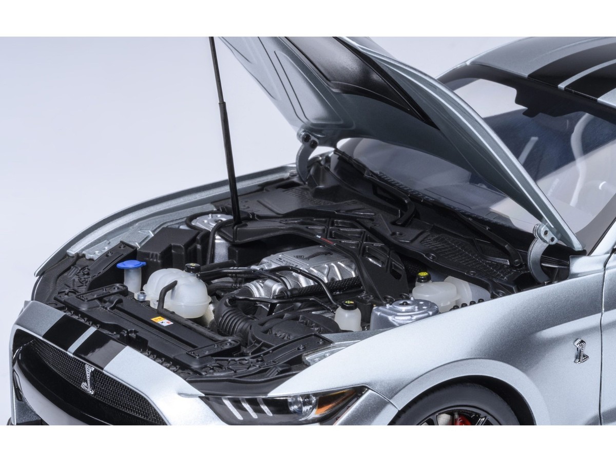 FORD MUSTANG SHELBY GT500 ICONIC SILVER 1/18 MODEL CAR BY AUTOART