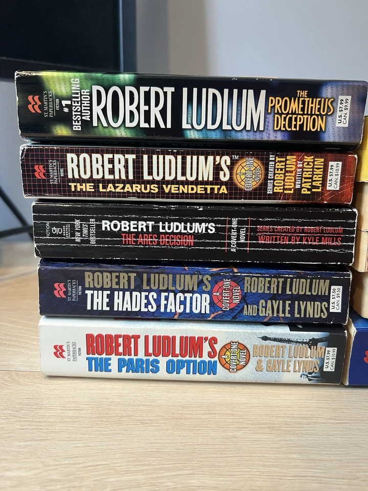 Lot of 13 Robert Ludlum Paperback Novels - Image 3 of 4