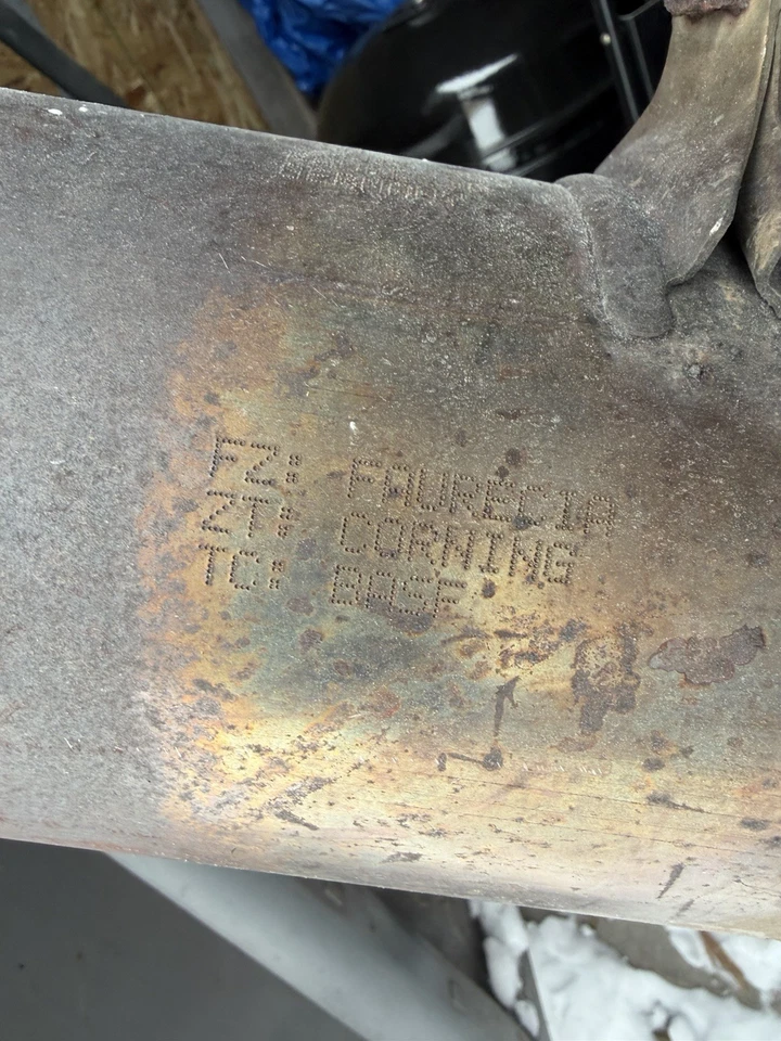 Conversor catalítico 2011-2016 BMW 535i fabricante de equipamento original - Imagem 4 de 4