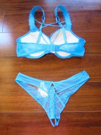 VICTORIA'S SECRET ~ NWT! 36B 34C M ~ VERY SEXY Push-UP Bra STRING Panty SET c60