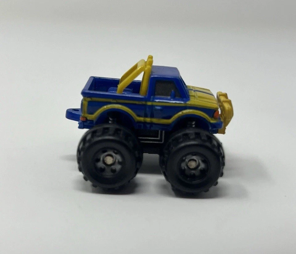 87 Micro Machines Super 4 X 4 Datsun Off Road Pickup Blue Yellow Vintage Galoob - Image 3 of 4