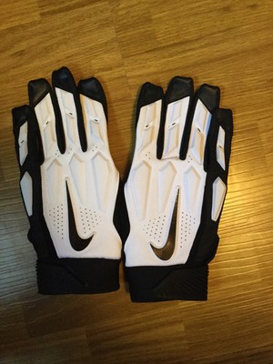 nike d tack gloves