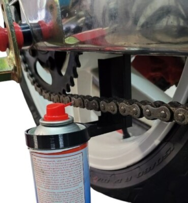 Kettenspray Sprühaufsatz Spritzschutz Sprühhilfe Sprayer Kette Motorrad 60mm