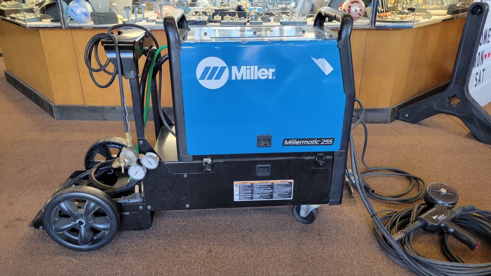 Millermatic 255 Welder W/ Spoolmatic 30A Spool Gun eBay