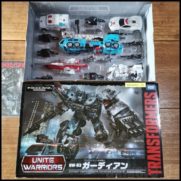 Takara Tomy Transformers Unite Warriors UW-03 Guardian Action