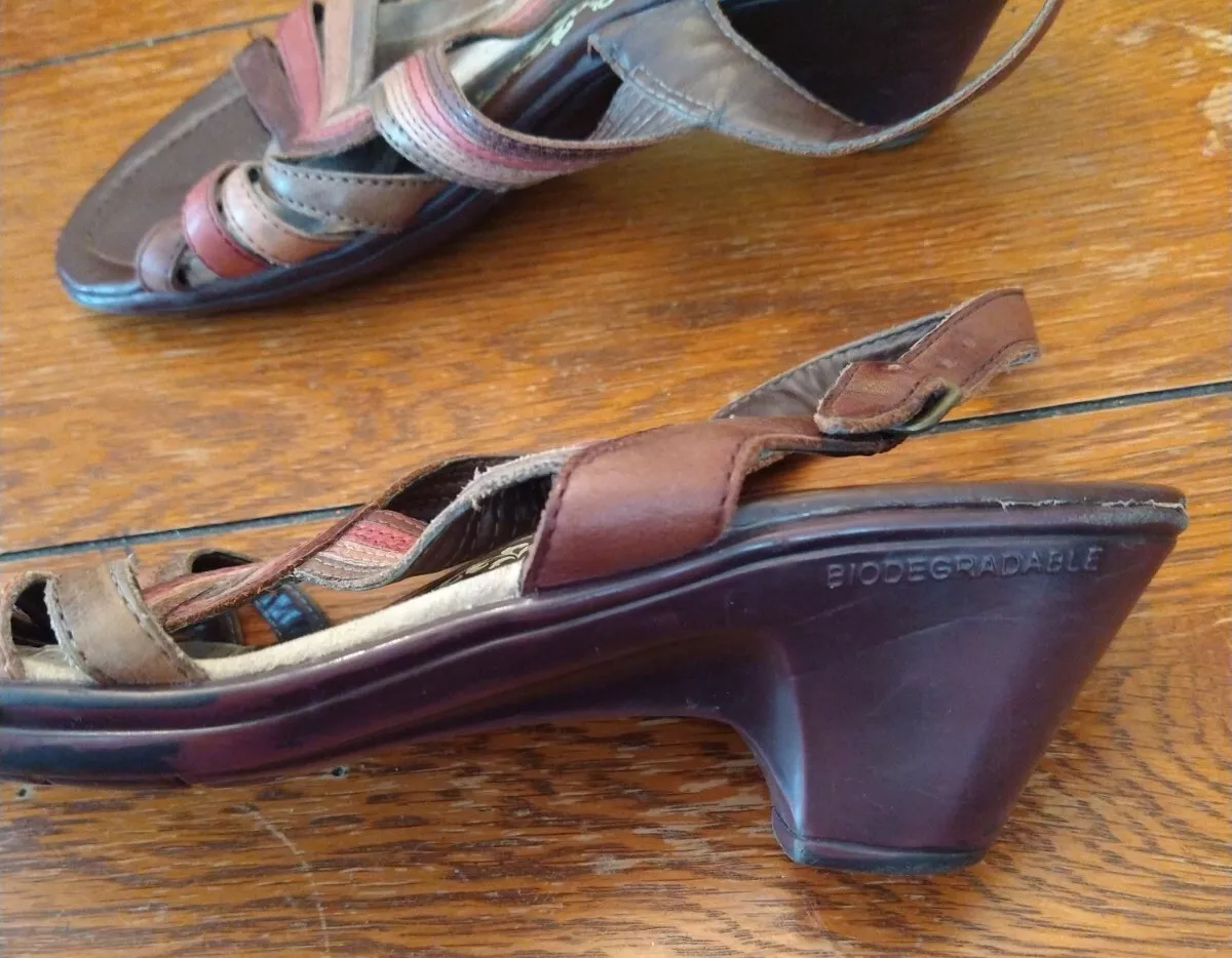 Bass Leather Strap Buckle Sandals Sz 8M Boho Brown Red Earth Tones Biodegradable