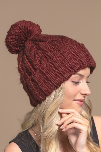 Ruggine Cable Knit Pompom Crochet Beanie Cap Winter Hat in Burgundy - 第 1/3 張圖片