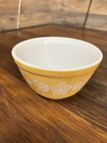 Vintage Pyrex Butterfly Gold Floral # 401 Mixing Nesting Bowl 1.5 Pint Size