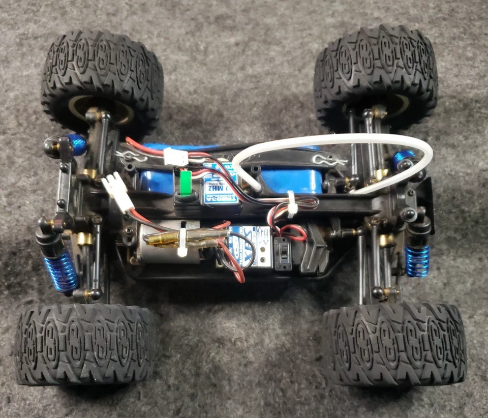 Team Associated Rc18mt Excellent  Untested condition.(C6B3) - Image 3 of 4