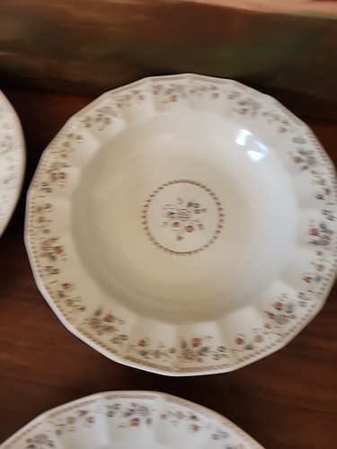 Mikasa Country English Aristocrat 8-3/4" Rand Suppe/Salat Schüsseln 4er Set Blume - Bild 3 von 12