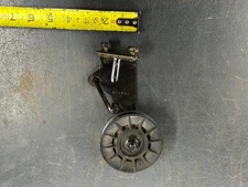 YTH22V46 Husqvarna  drivebelt idler bracket/pulley #532196131