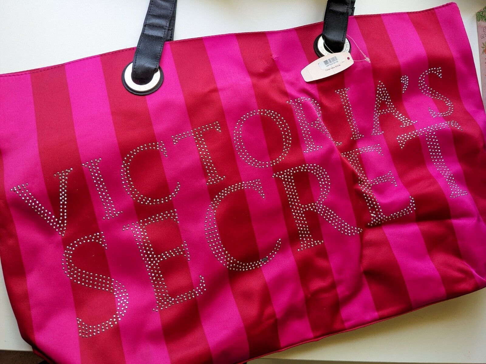 Victoria%27s+Secret+Pink+Bling+2011+Black+Friday+Limited+Edition+