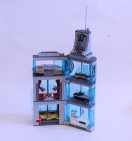 LEGO Marvel: Attack on Avengers Tower (76038)